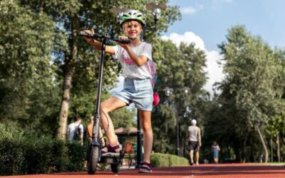 Hulajnoga jako środek transportu szkolnego – porady dla rodziców i dzieci